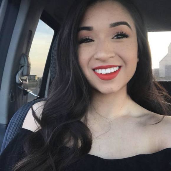 Meet your Posher, Rae - Picture 1 of 1